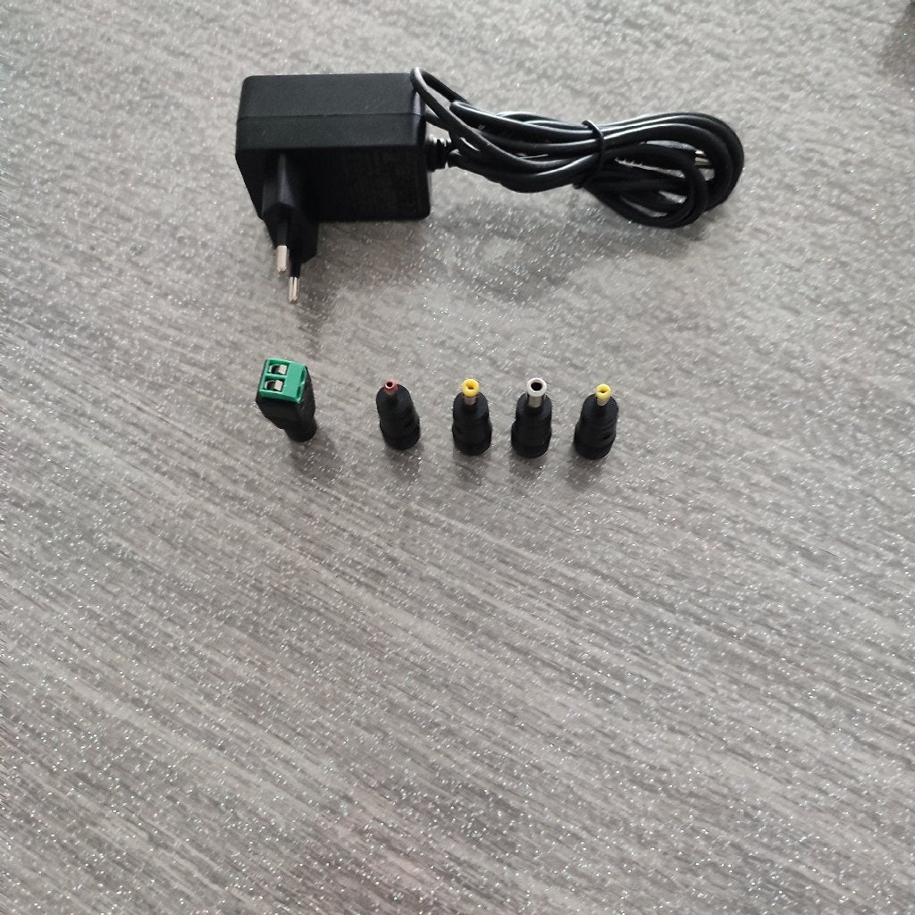Alimentation 24V 0,5A 12W + 6 embouts – câble 1,80m, Enlèvement, Comme neuf
