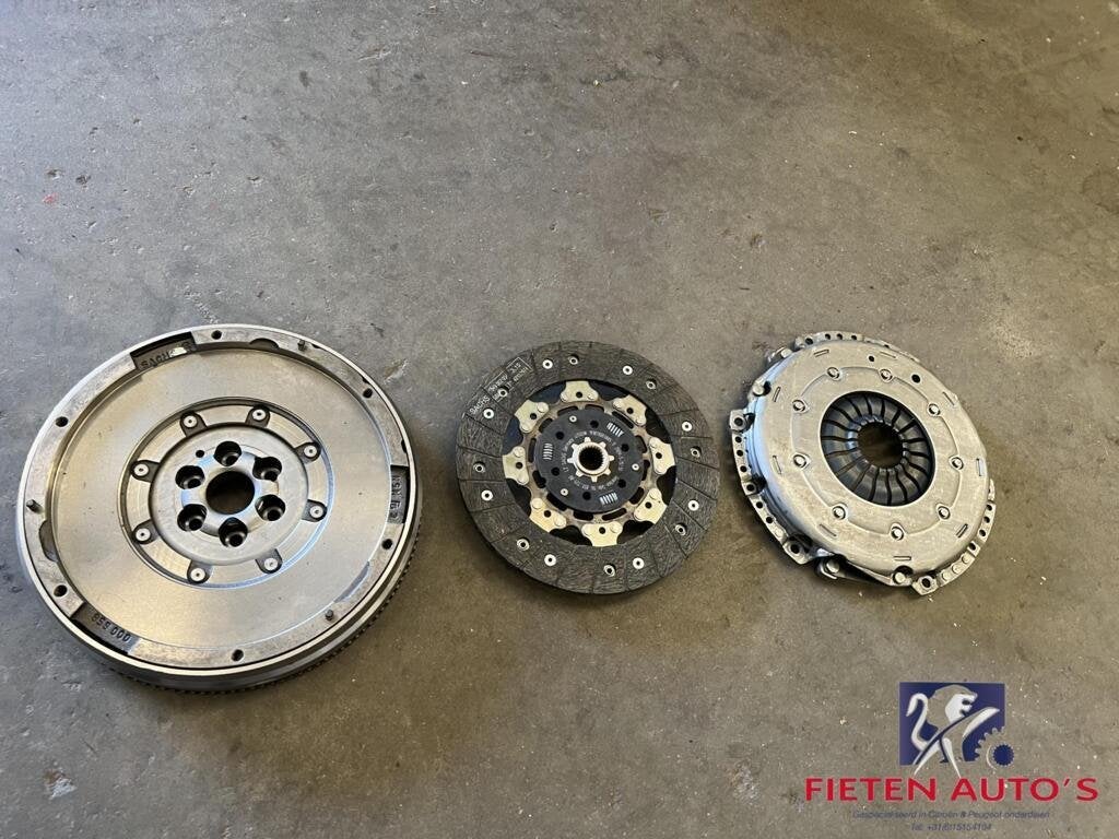 Koppelingsset + vliegwiel Citroën Peugeot THP 200pk nieuw, Citroën, Nieuw, Ophalen of Verzenden, Citroen