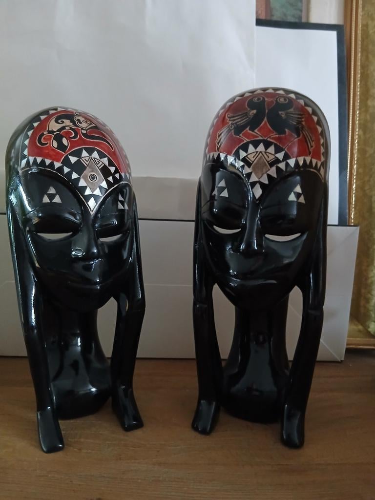 2 Lombok beeldjes, Ophalen