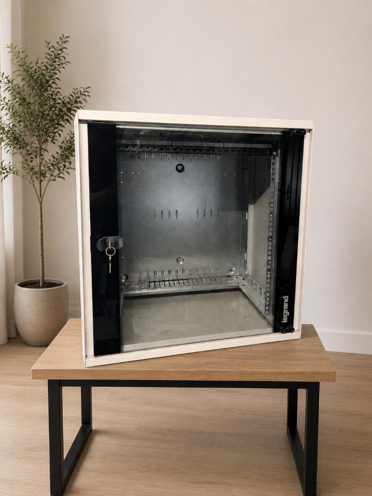 Legrand 19” netwerkkast / serverkast met glazen deur, Computers en Software, Ophalen, Nieuw, Glas