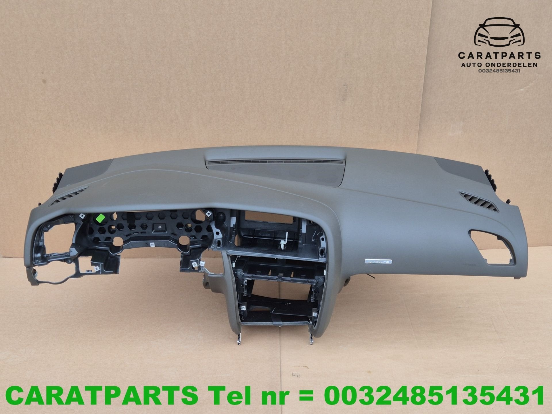 8T1857041F 8T1857003C 8T1857003D Tableau de bord Audi A5 A5, Autos : Pièces & Accessoires, AUDI AG, Auto-Union-Strasse 1
85045  Ingolstadt, DE
