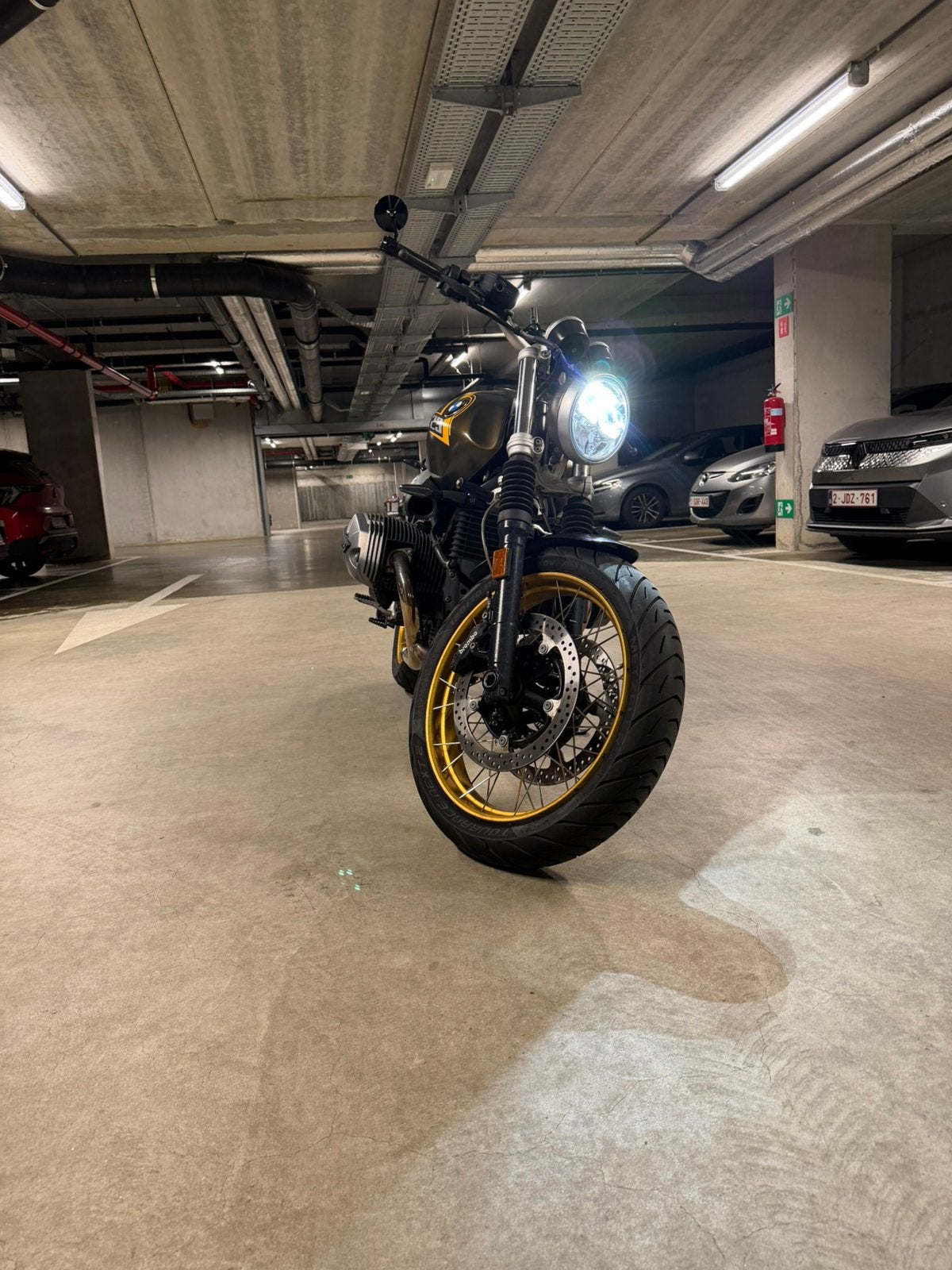 Bmw R-nineT, vert kalamata, Plus de 35 kW, 2 cylindres, Particulier, Manuelle