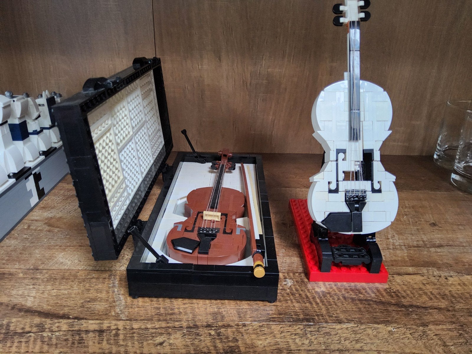 violons Lego, Enlèvement, Lego
