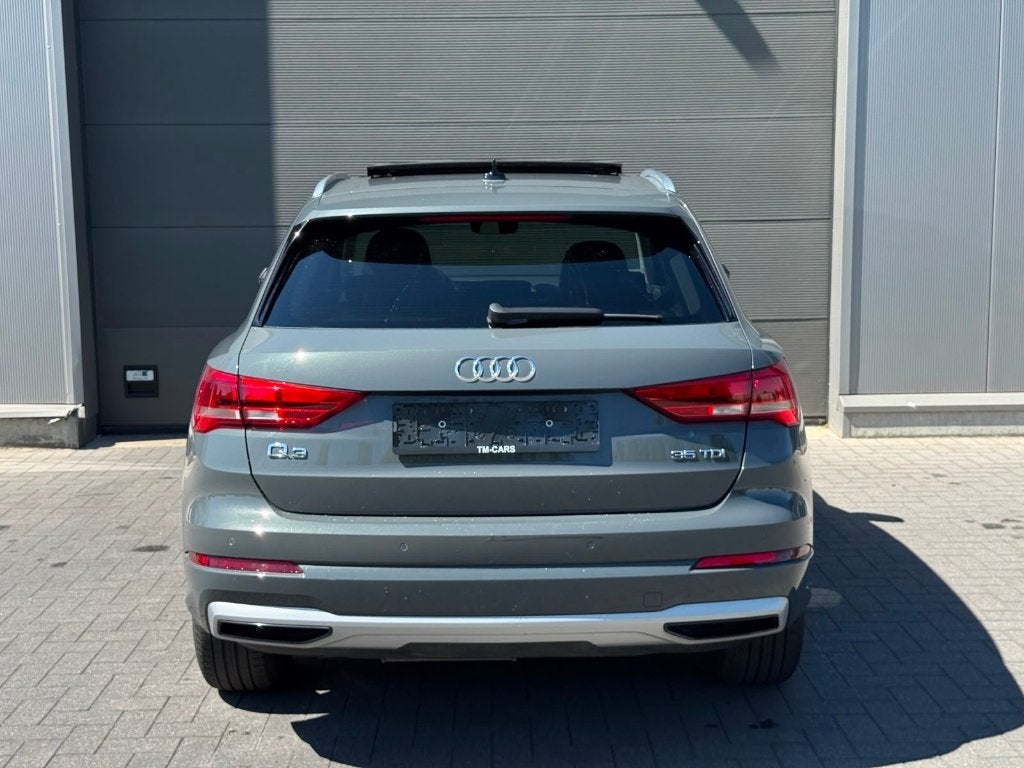 Audi Q3 diesel automaat pano dak, Auto's, Audi, 4 zetels, 4 cilinders, Lichtsensor, Alcantara