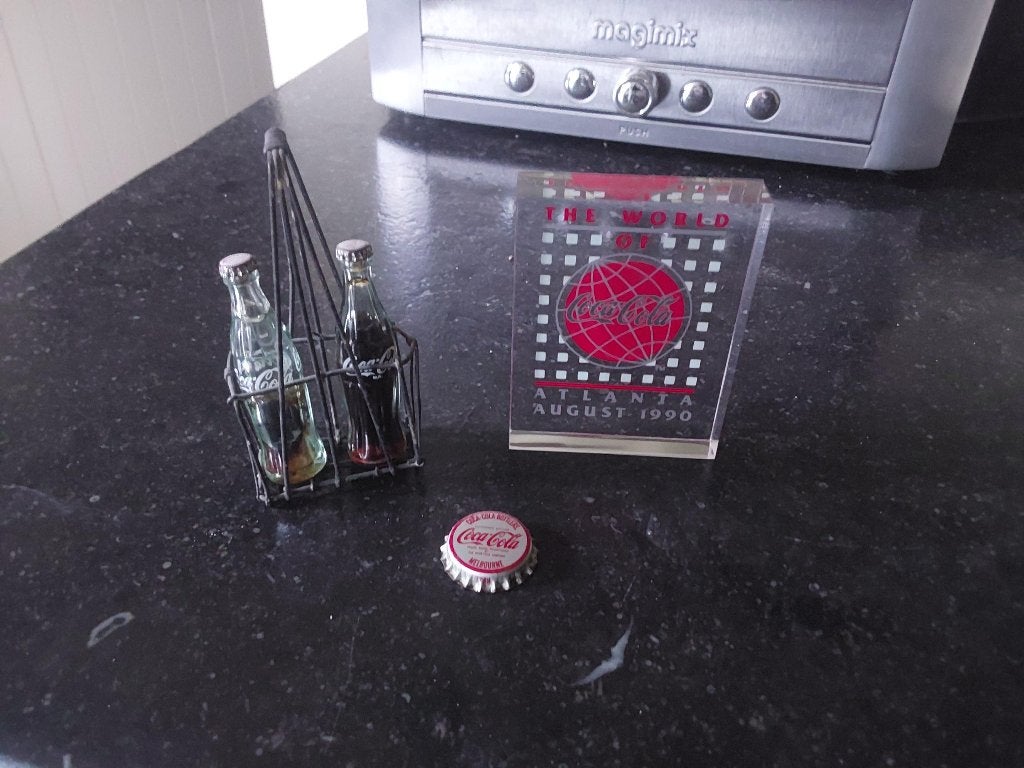 Coca Cola 3 stuks Flesjes ,dop , Blok Atlanta 1990, Ophalen of Verzenden, Zo goed als nieuw