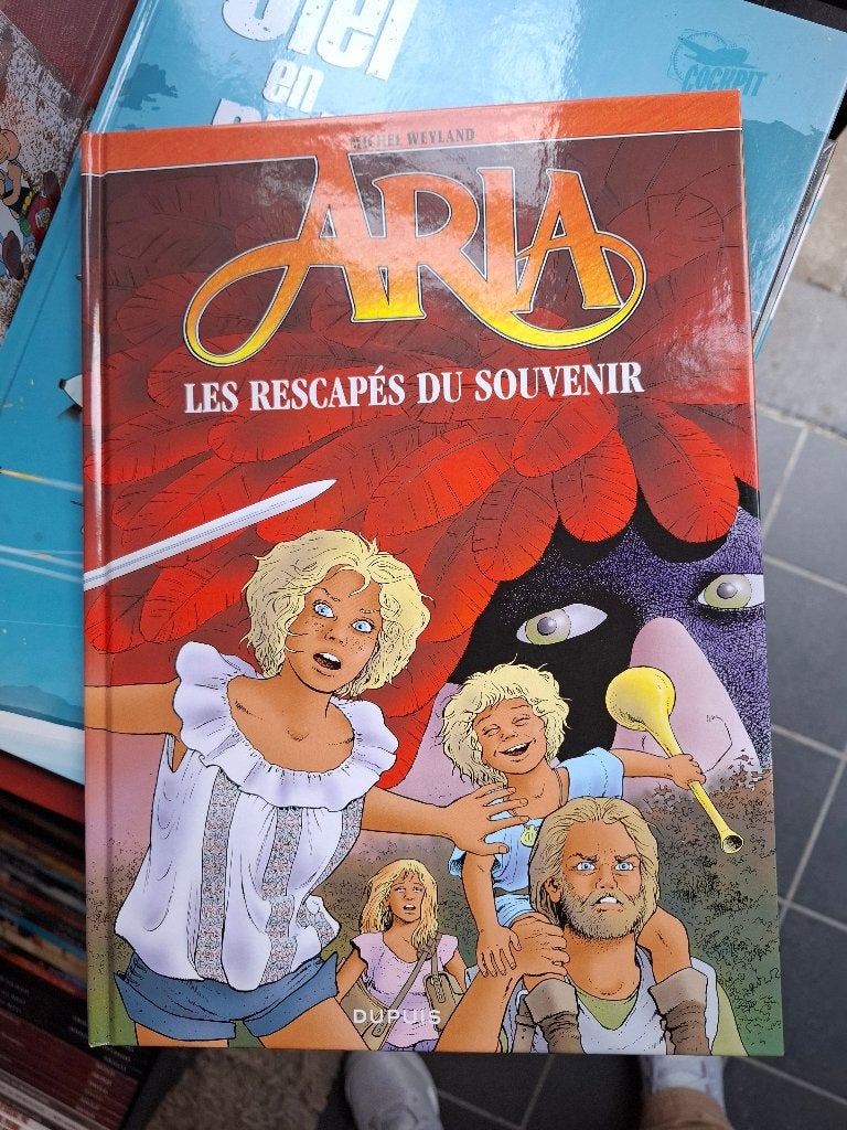 ARIA TOME 33 "LES RESCAPES DU SOUVENIR" EO 2011, Plusieurs BD, Enlèvement ou Envoi, Comme neuf