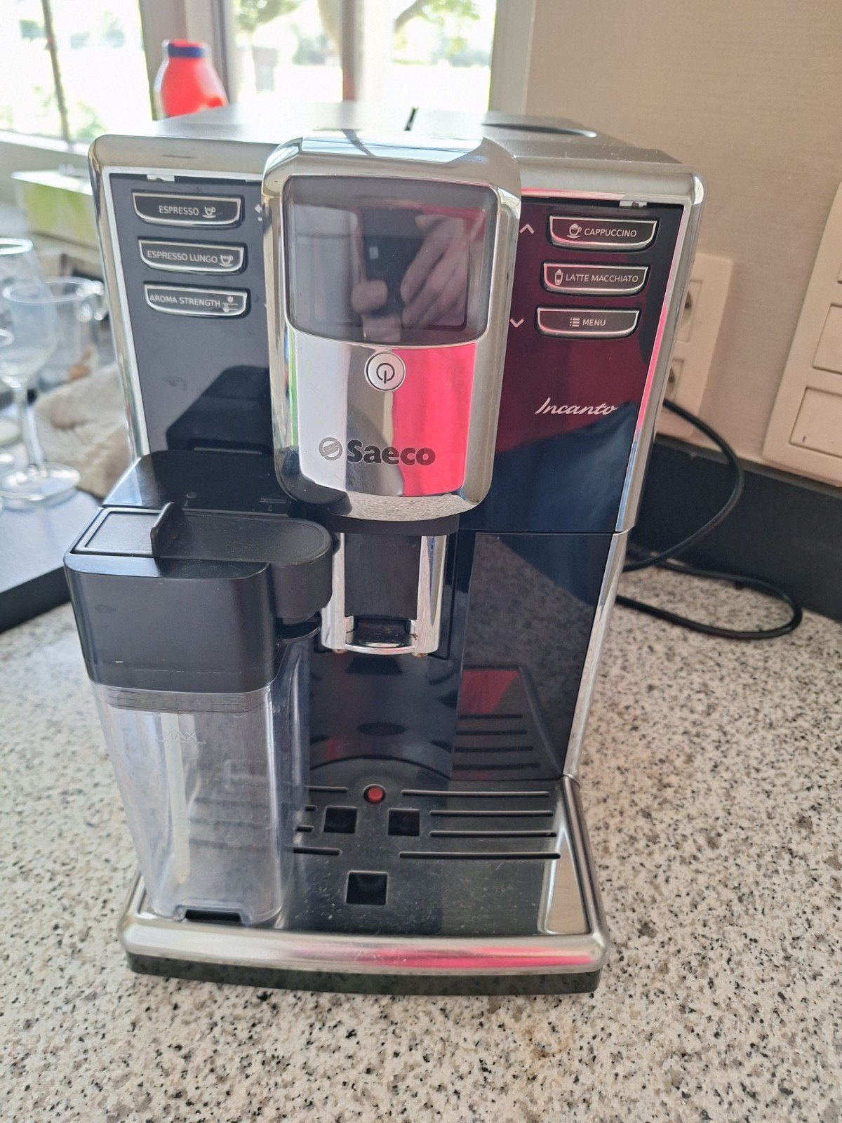 MOET WEG: Saeco Incanto volautomatische espressomachine, Elektronische apparatuur, Koffiezetapparaten, Ophalen