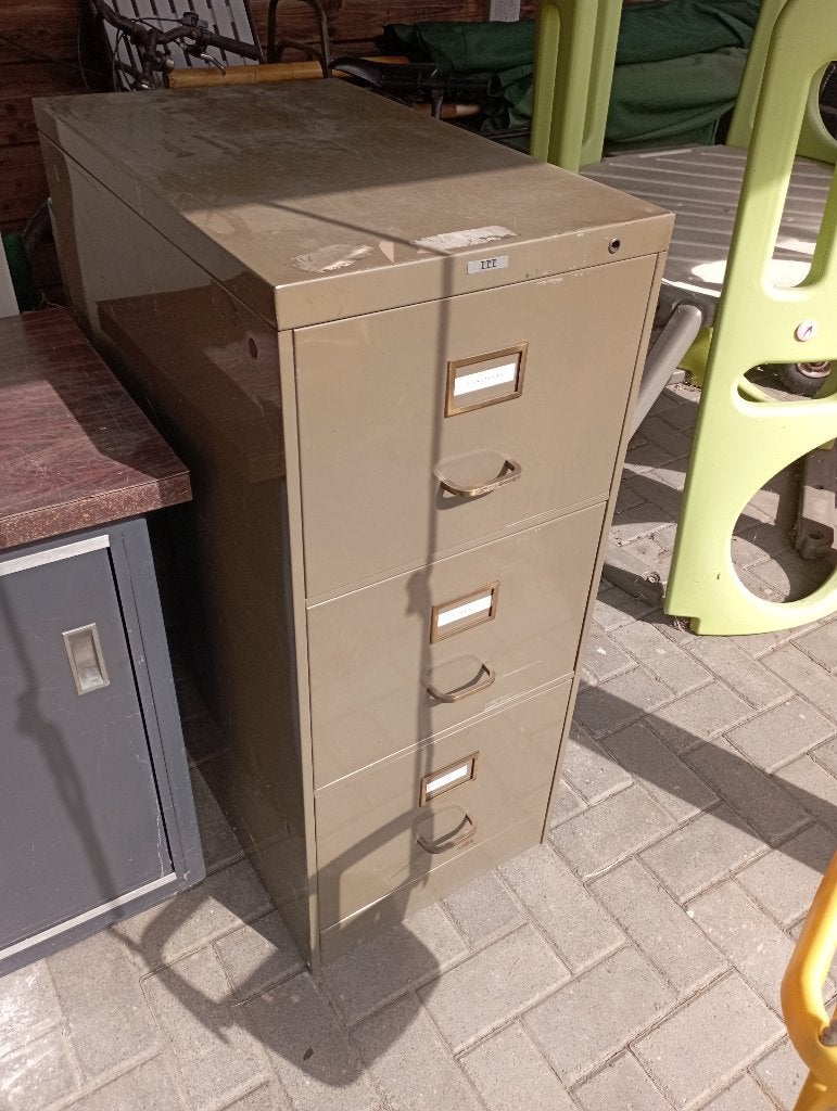 2 metalen kasten, Huis en Inrichting, Kasten | Lockerkasten, Ophalen, Gebruikt