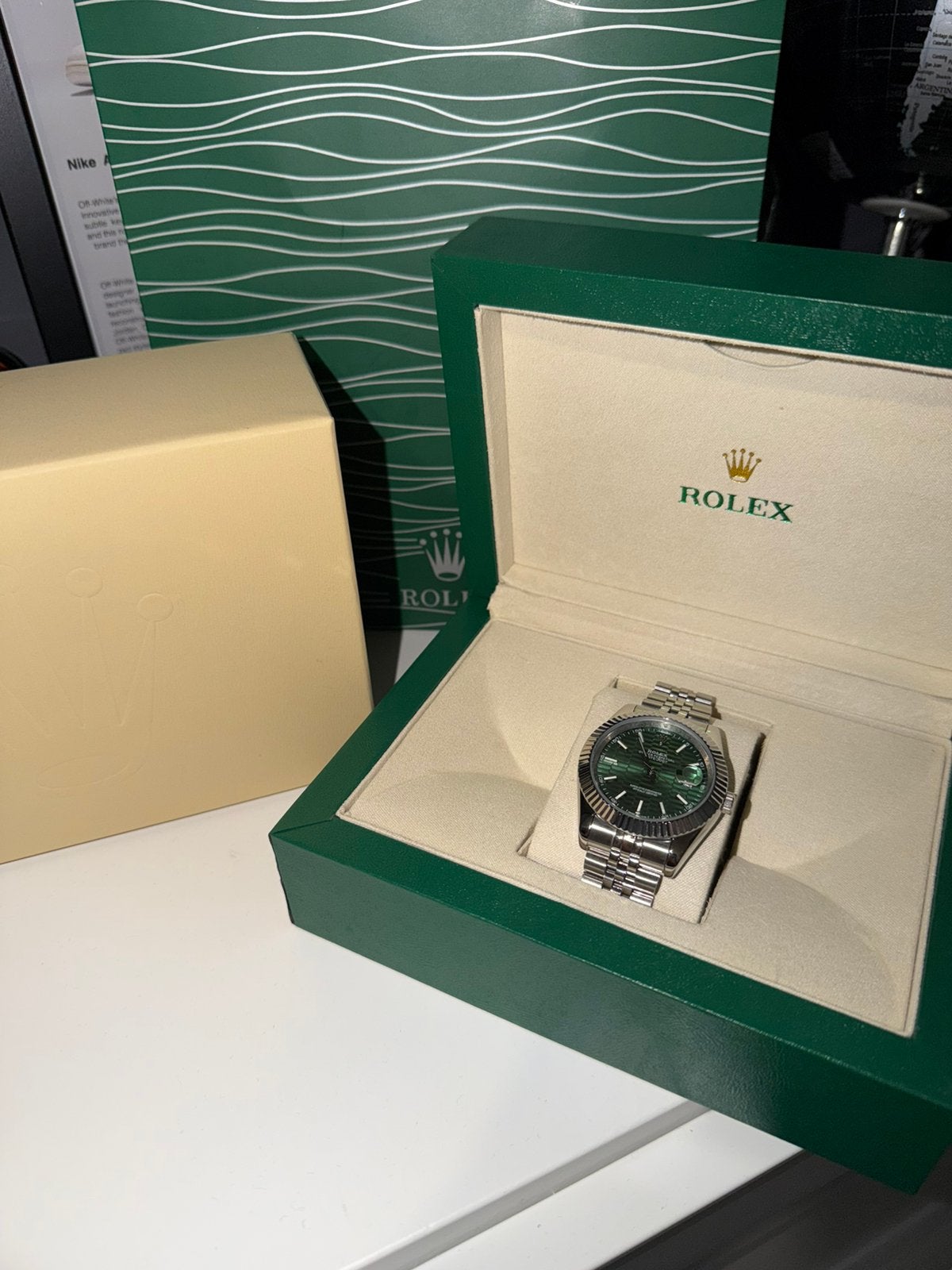 Montre de luxe, Ophalen, Zo goed als nieuw