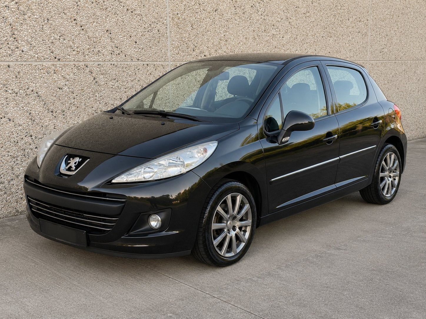 Peugeot 207 1.4d Airco Cd/Radio start rijd goed, Auto's, Peugeot, Bedrijf, Radio, Te koop, Handgeschakeld