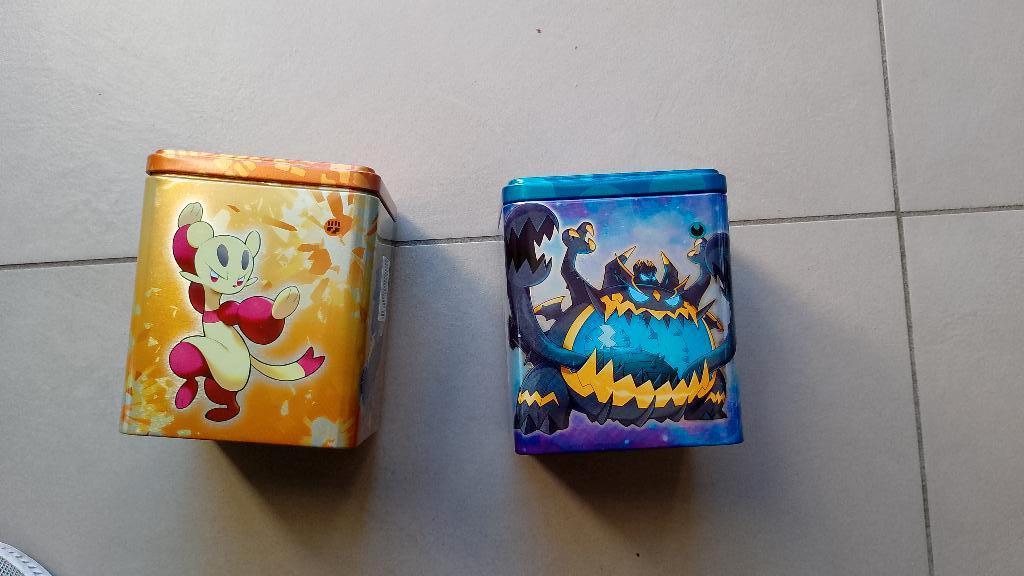 blikken met 50 pokemonkaarten, Verzamelen, Ophalen of Verzenden