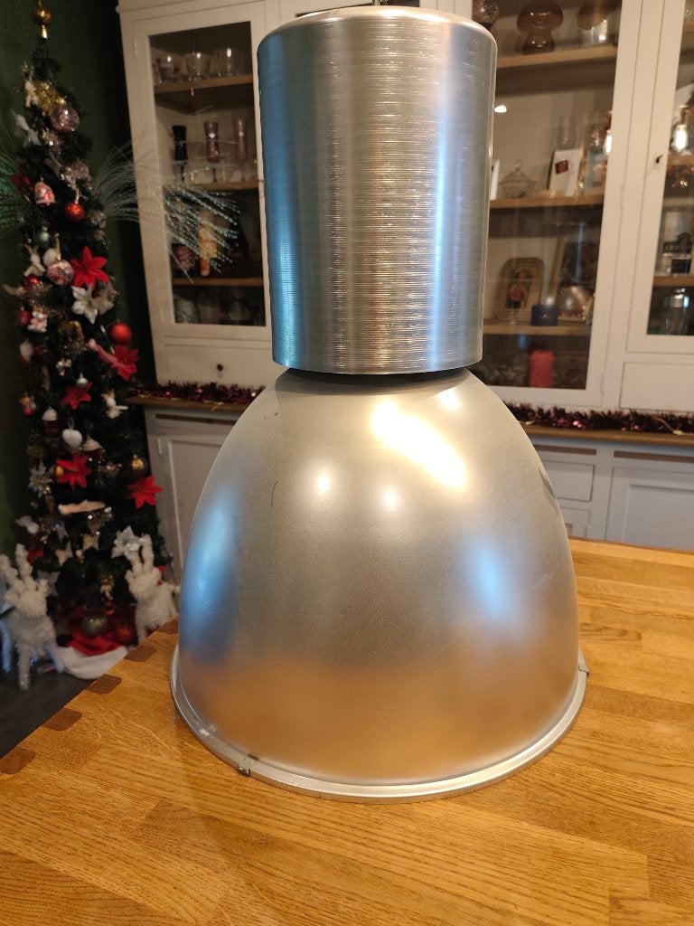 Industriele lamp, Enlèvement