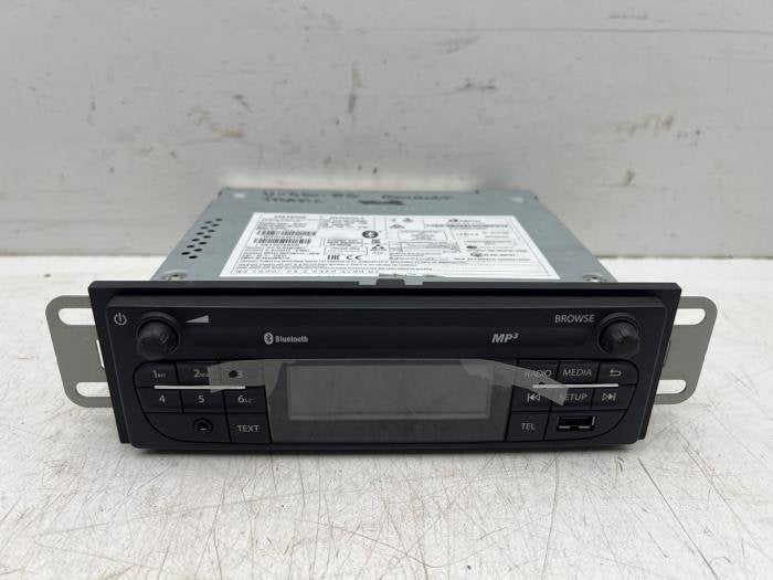 Radio van een Renault Trafic, Gebruikt, -, Renault, -