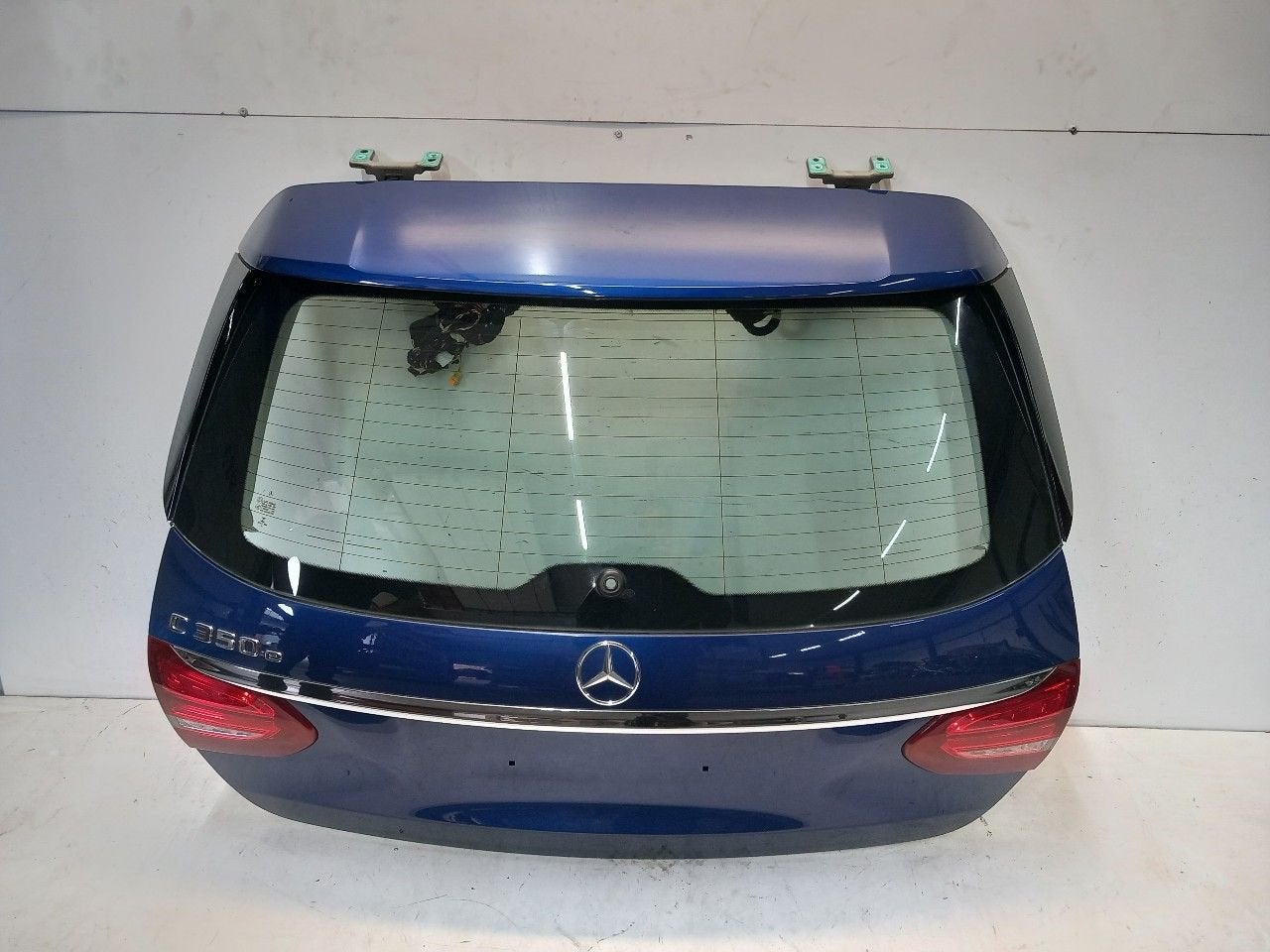 Achterklep Mercedes-Benz C-Klasse, Onderdelen@venauto.nl, Van der Ven Autorecycling B.V., Arrière, Ettenseweg 76, 4706 PB Roosendaal, The Netherlands