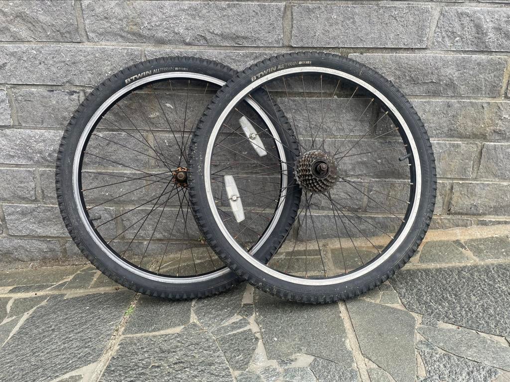 Wielen, Fietsen en Brommers, Ophalen, Zo goed als nieuw