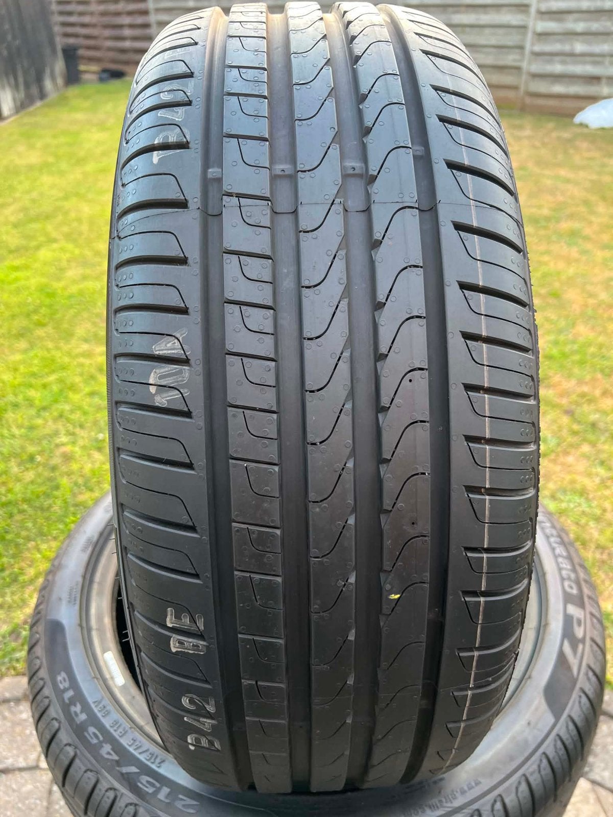 PIRELLI ZOMERBANDEN 215/45/R18 NIEUW NIEUW, Auto-onderdelen, Banden en Velgen, Band(en), Zomerbanden, 18 inch, 215 mm, Personenwagen