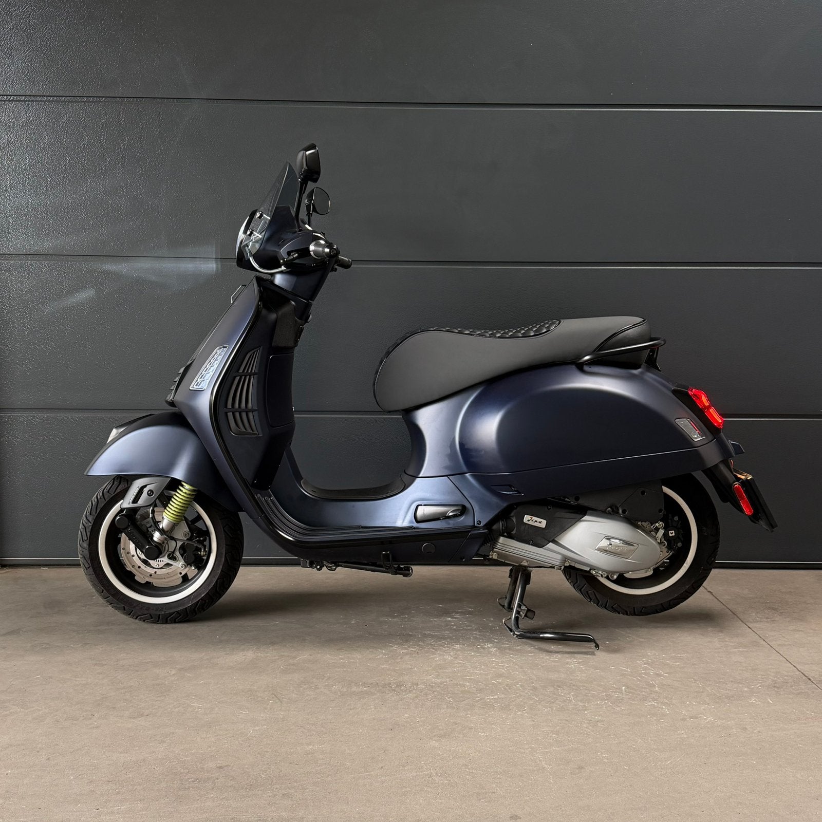 Vespa GTS 125 SuperTech 2025 Custom - écran TFT - 4000 km, Motos, Scooter, Entreprise, ABS, Neuf