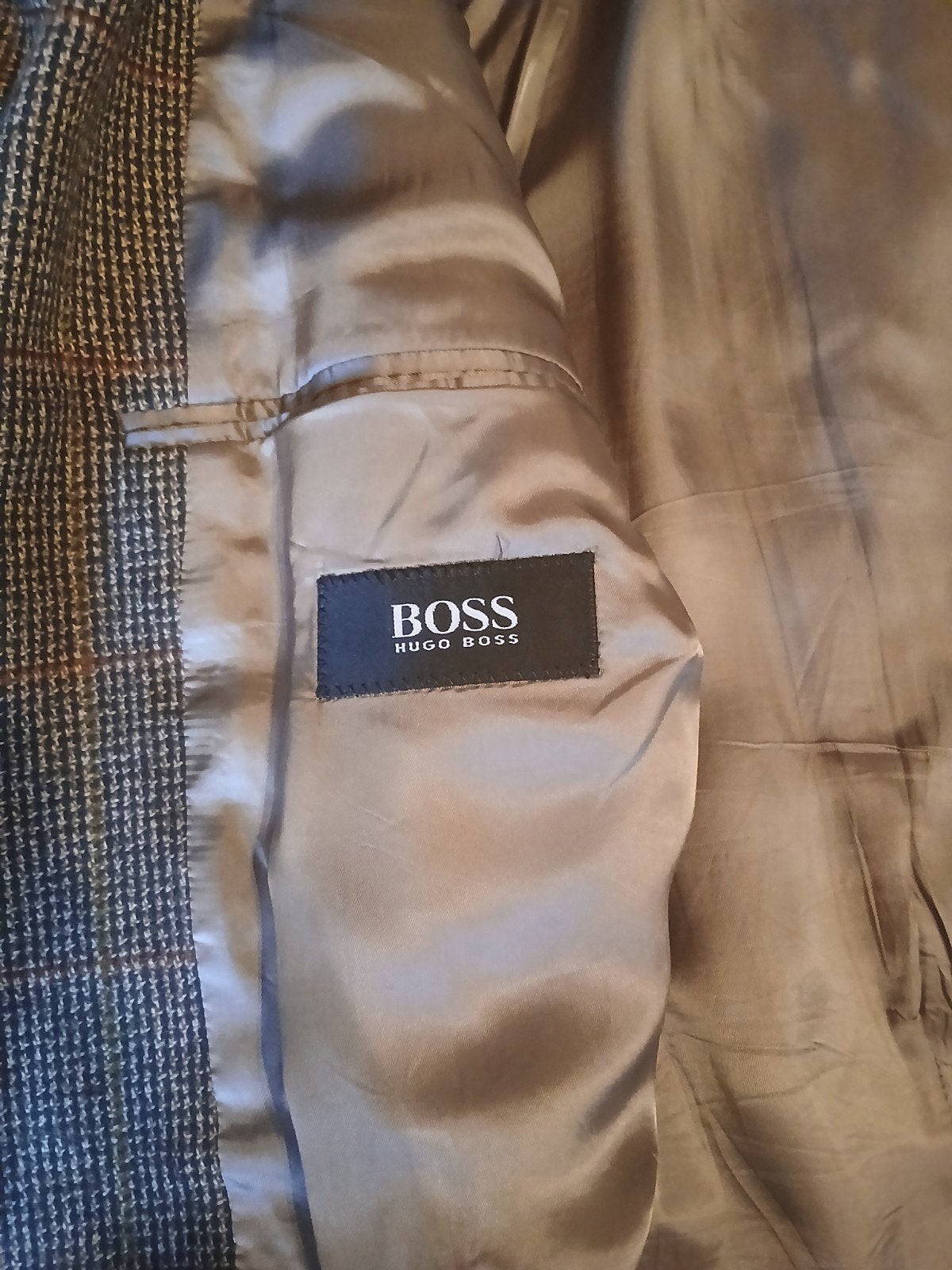 Hugo Boss suit men XL, Vêtements | Hommes, Vestes | Hiver, Taille 56/58 (XL), Comme neuf, Brun, Enlèvement