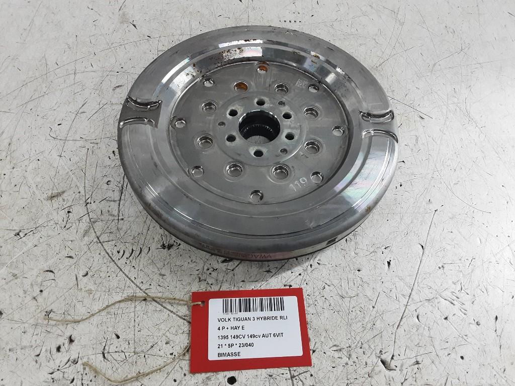 VOLANT MOTEUR BI-MASSE Tiguan (AD1) (04E105266AA), Autos : Pièces & Accessoires, Volkswagen, Mevr. I. Hauben, Utilisé, Rue de l'Espoir 34 34
4030  GRIVEGNÉE, BE