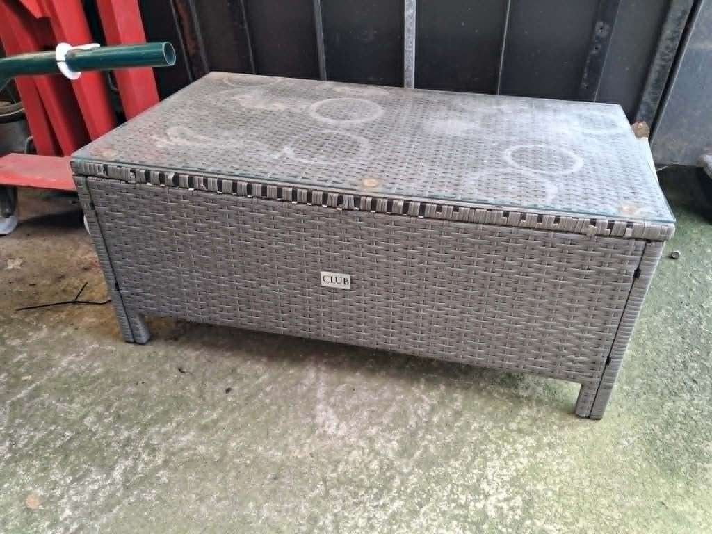terras tafel met glas op - gebruikte staat, Ophalen, Gebruikt