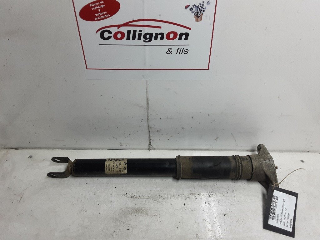 SCHOKBREKER LINKS ACHTER Kia Cee'd Sporty Wagon (EDF), Mevr. I. Hauben, Rue de l'Espoir 34 34
4030  GRIVEGNÉE, BE, Info@Collignon.be