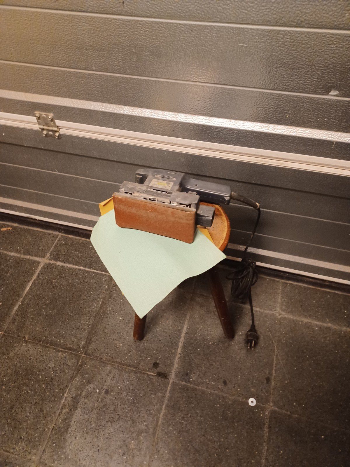Elektrische schuurmachine Metabo  verschillende schuurpapier, Doe-het-zelf en Bouw, Gereedschap | Schuurmachines, Ophalen
