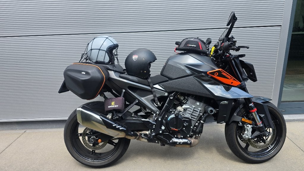 KTM 990 en parfait état Option complète avec ou sans, Motos, 2 cylindres, 947 cm³, Poignées chauffantes, Naked bike