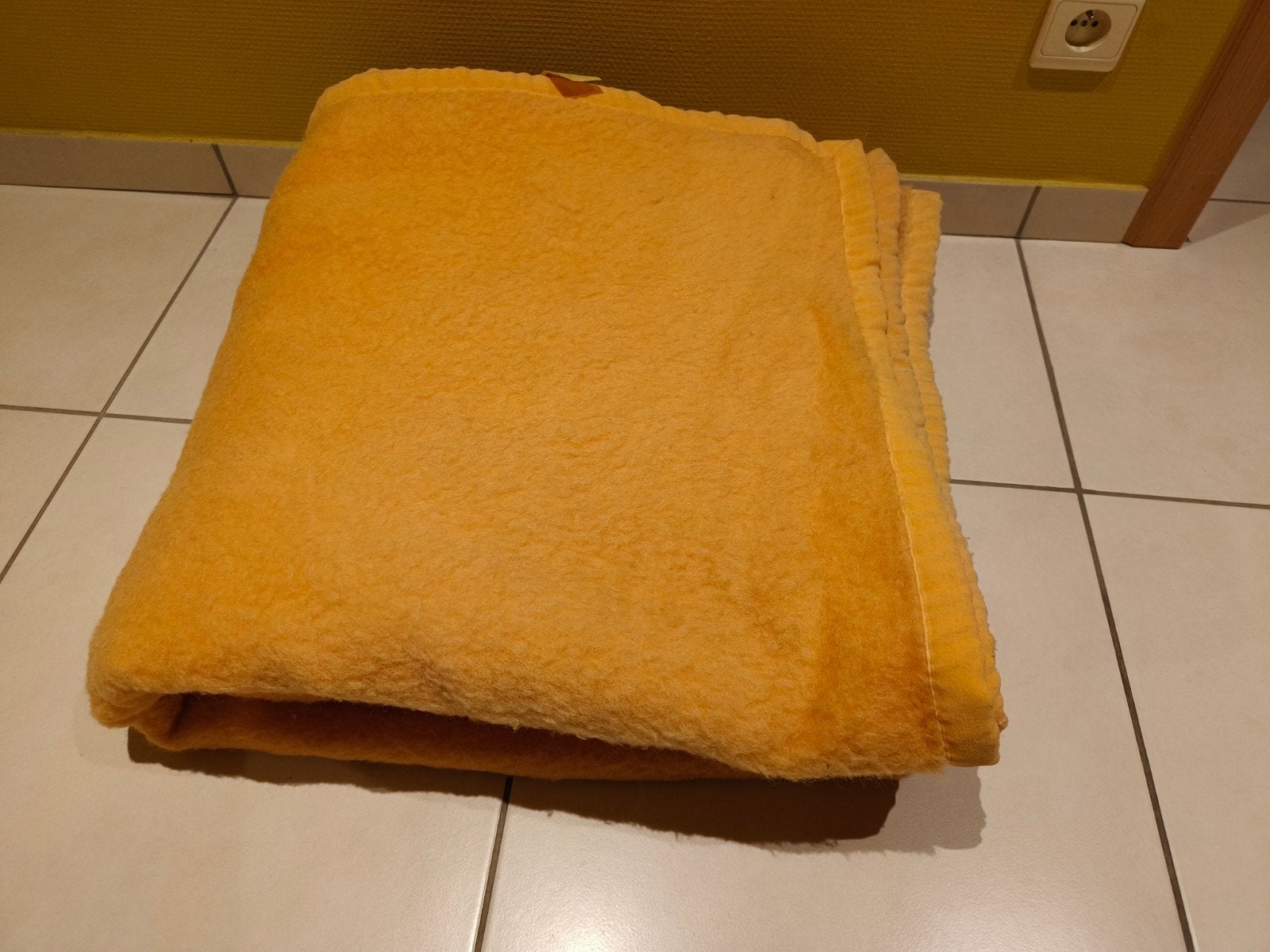 solemio deken 100% wol 220/240, Maison & Meubles, Enlèvement, Laine