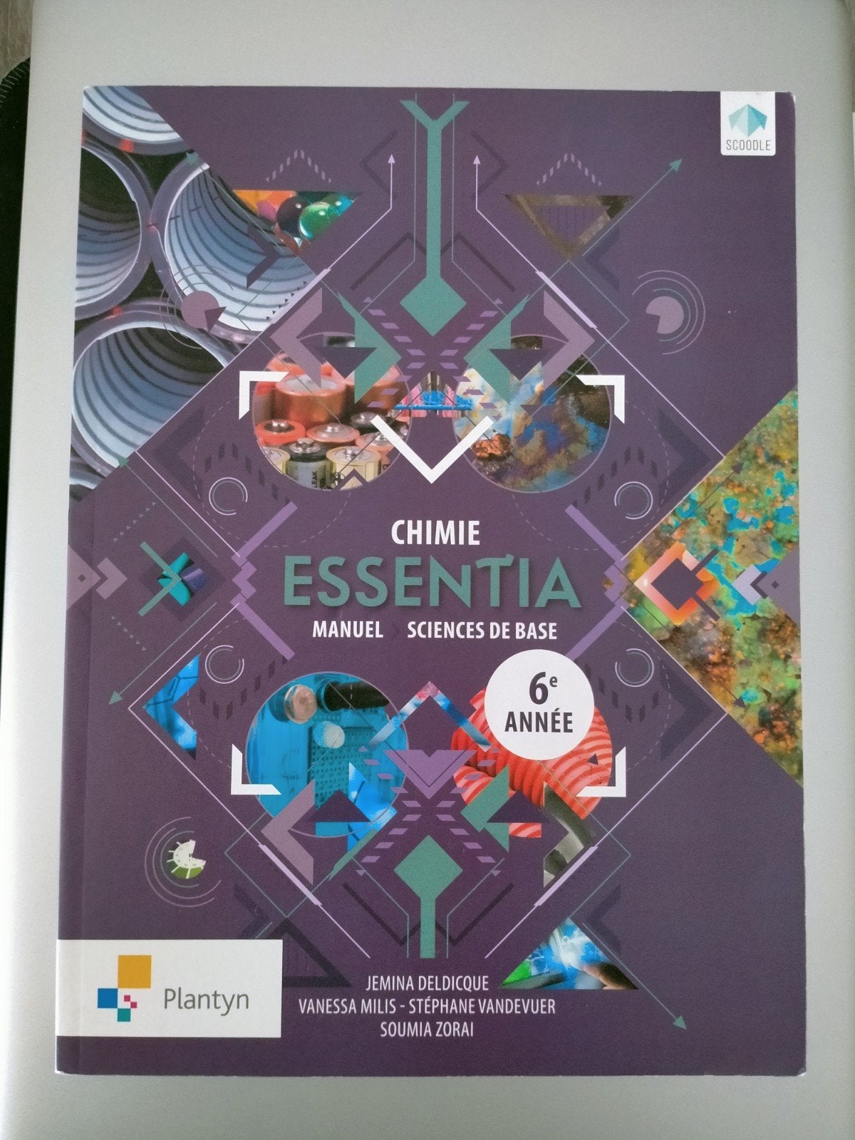 Chimie essentia 6, Enlèvement, Chimie