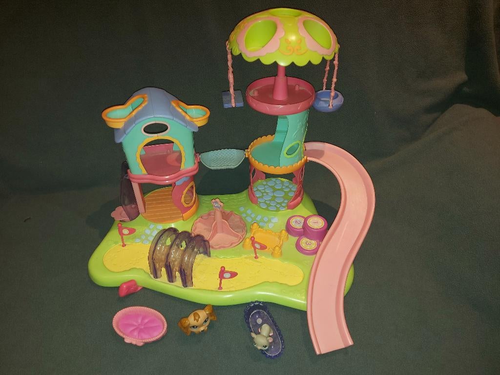 Littlest Pet Shop aire de jeux + 4 pièces dont 2 figurines, Enfants & Bébés, Jouets | Figurines, Enlèvement