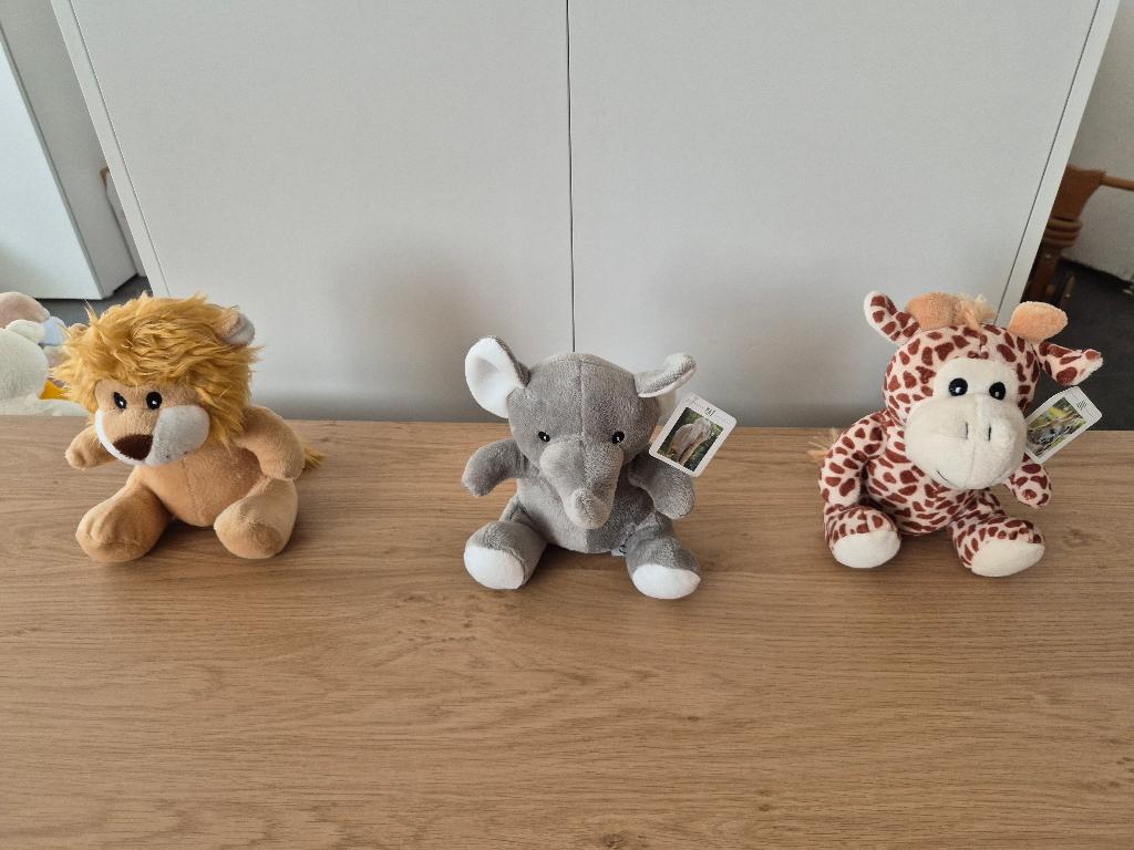 Pairi daiza knuffels olifant leeuw en giraf, Kinderen en Baby's, Speelgoed | Knuffels en Pluche, Ophalen, Overige merken, Giraf