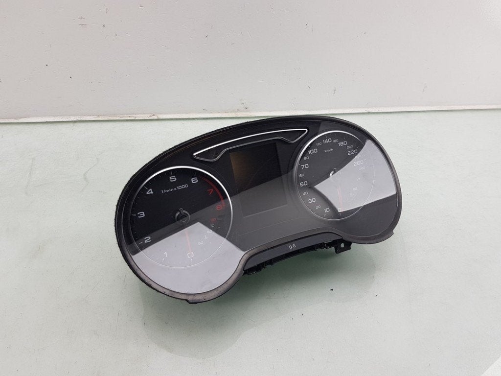 INSTRUMENTS DE BORD A3 Limousine (8VS / 8VM) (|8V0920871|), Auto-Union-Straße  1,
85057  Ingolstadt, DE, Info@audi.de, Audi, Utilisé