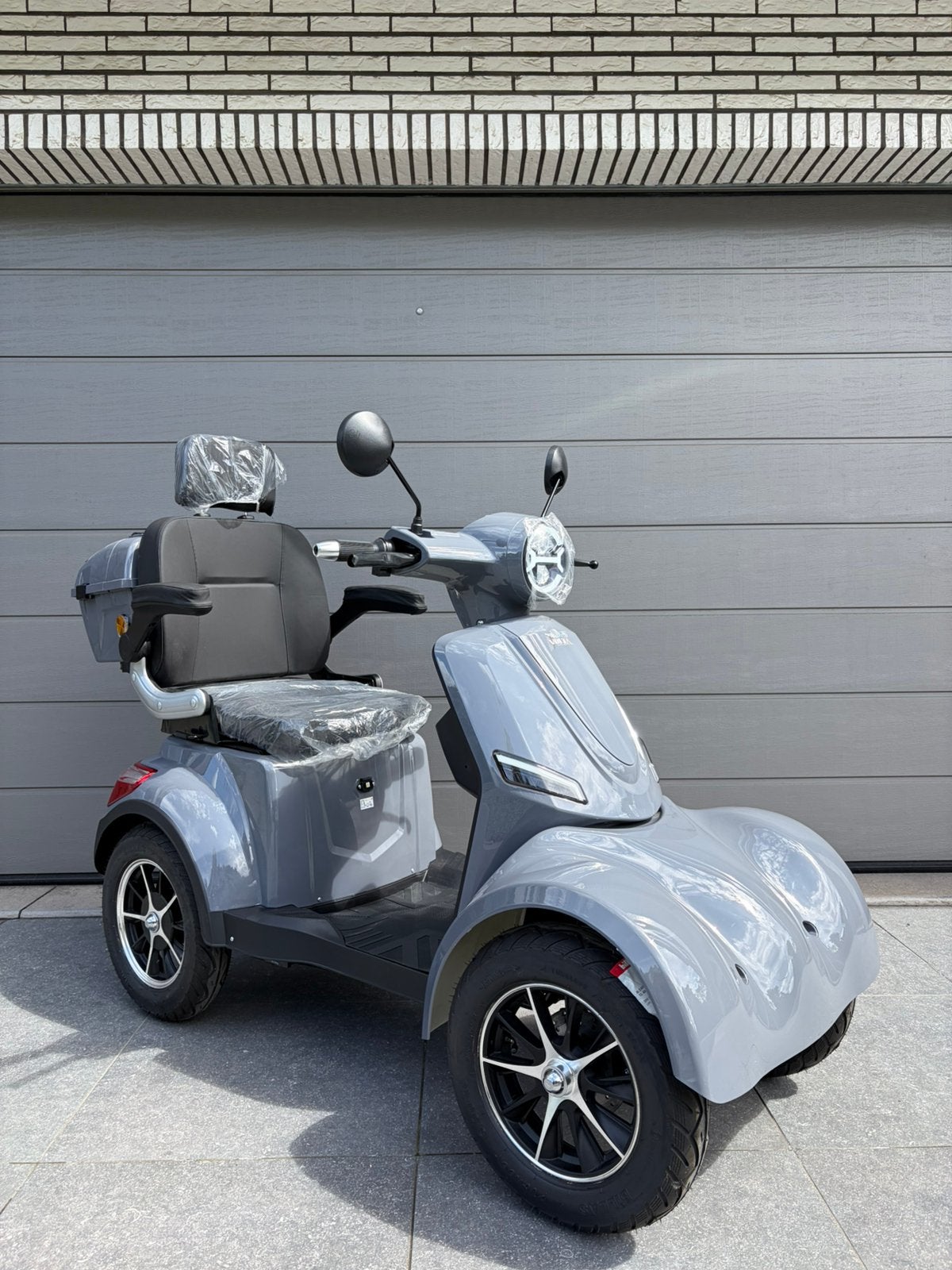 Scootmobiel M6 - 25 km/h autonomie jusqu’à 50 km ( Nieuw ), Divers, Chaises roulantes, Enlèvement ou Envoi, Neuf, Fauteuil roulant électrique