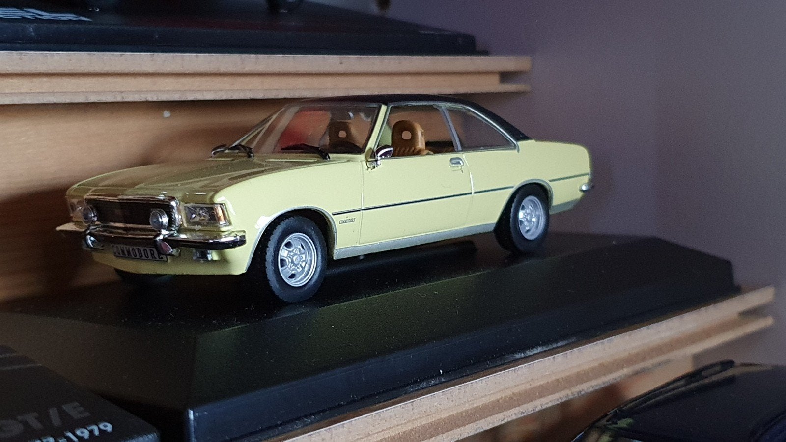 1/43 Opel Commodore B coupé  GS/E (nr. 251), Hobby en Vrije tijd, Ophalen of Verzenden