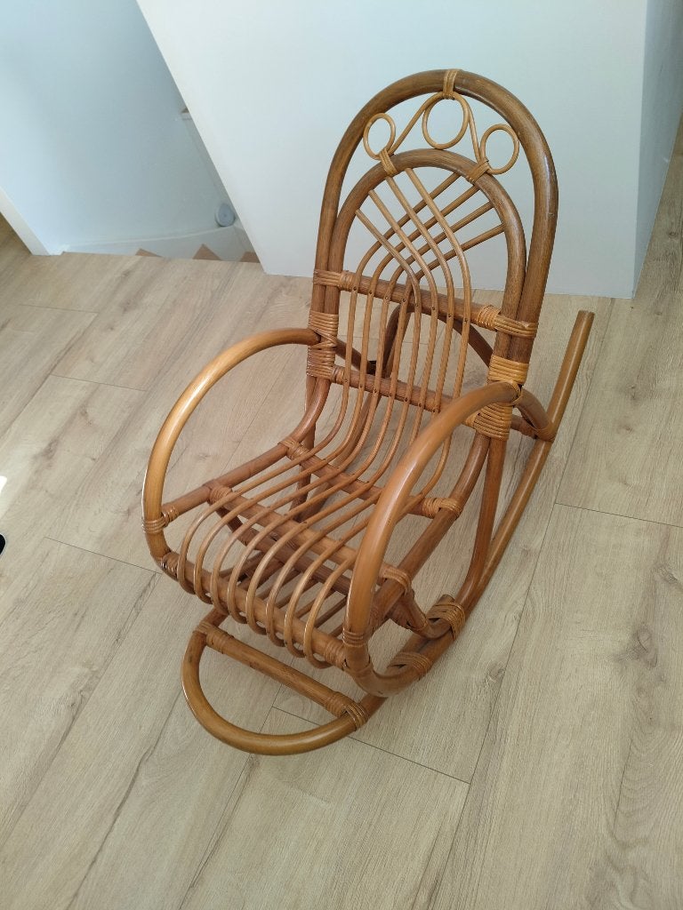 Rotan kinderschomelstoel, Ophalen, Bruin, Zo goed als nieuw, Eén