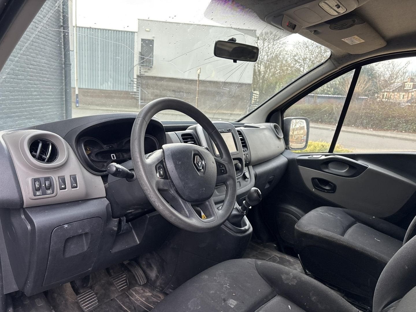 Renault Trafic 1.6 dCi T29 L2H1 Dubbel Cabine | € 4.950,- NE, Auto's, Bestelwagens en Lichte vracht, Renault, Bedrijf, Zilver of Grijs