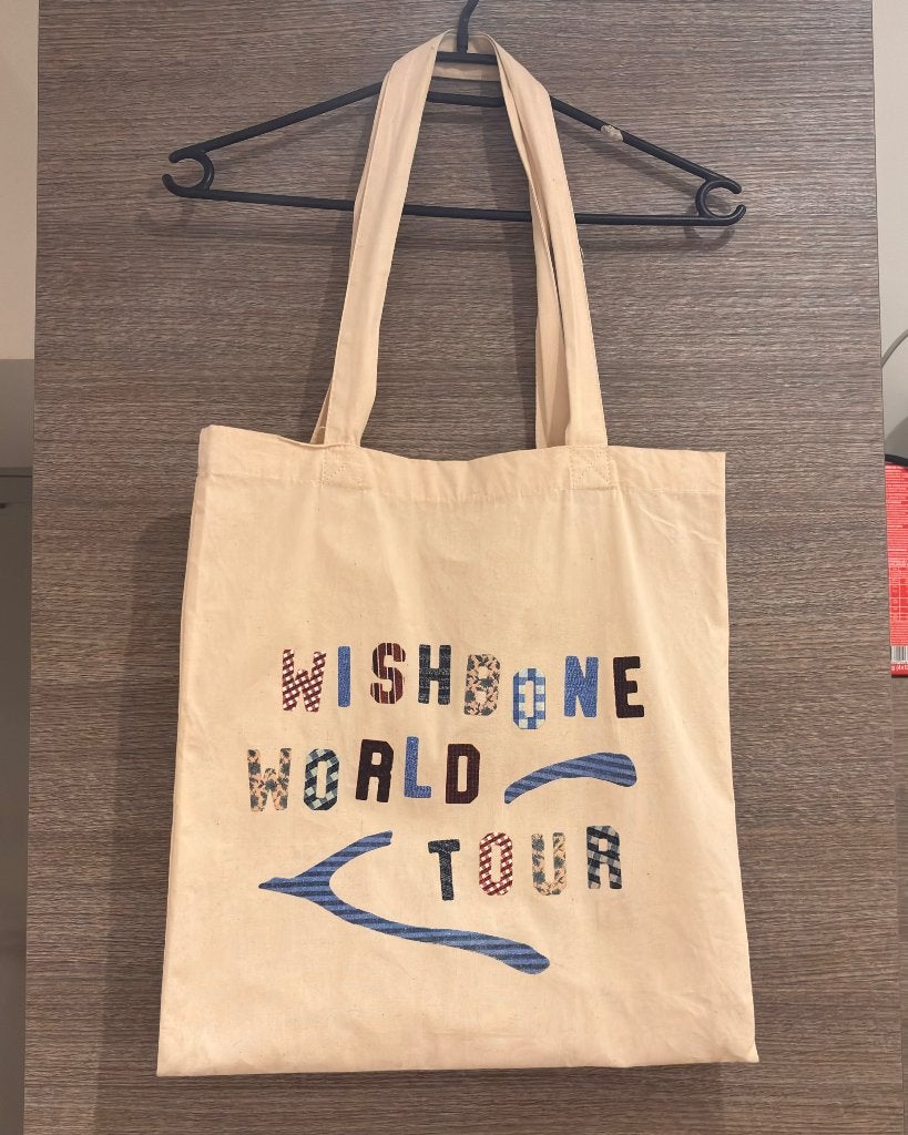 tote bag conan gray wishbone world tour, Enlèvement ou Envoi, Neuf, Beige, Sac à main