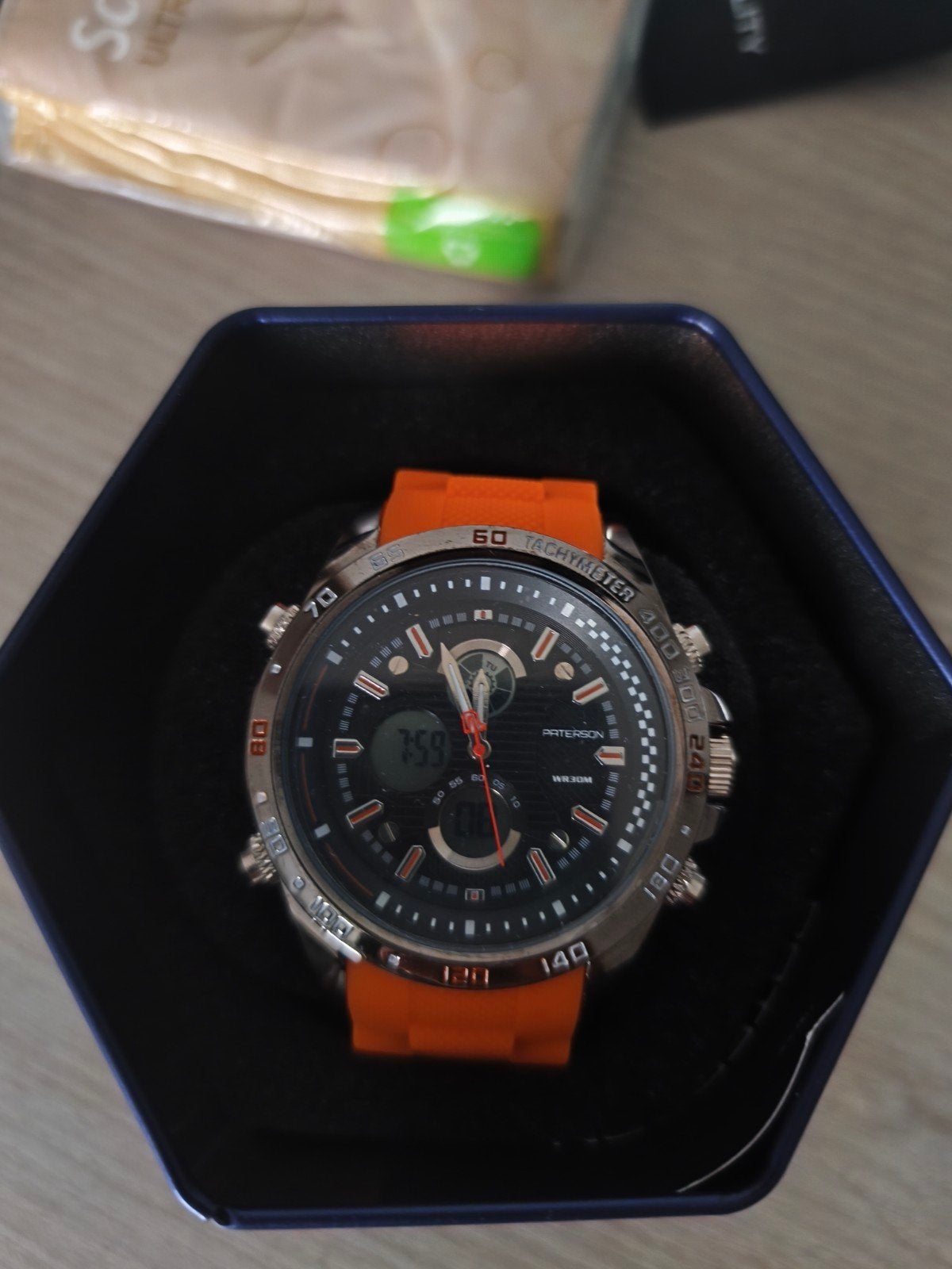 montre neuve jamais portée, Enlèvement, Neuf, Orange, Paterson