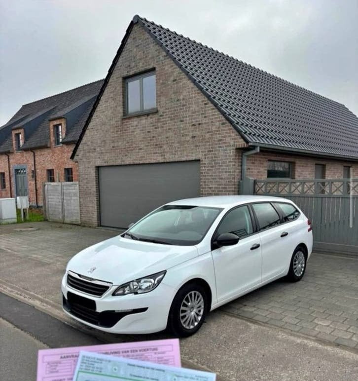 Verkopende Peugeot 303 in uitstekende staat. 4300€, Auto's, Voorwielaandrijving, Stof, Wit, 5 deurs