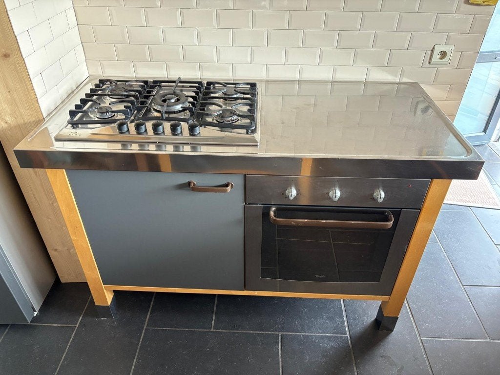 Keukenkast met ingebouwde gaskookplaat & elektrische oven., Huis en Inrichting, Ophalen, Gebruikt, 100 tot 150 cm, Meerkleurig