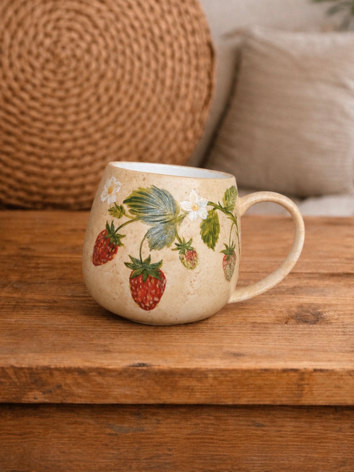 Tasse à la fraise unique peinte à la main par J&S New !, Maison & Meubles, Enlèvement ou Envoi, Neuf, Porcelaine, Tasse(s) et/ou soucoupe(s)