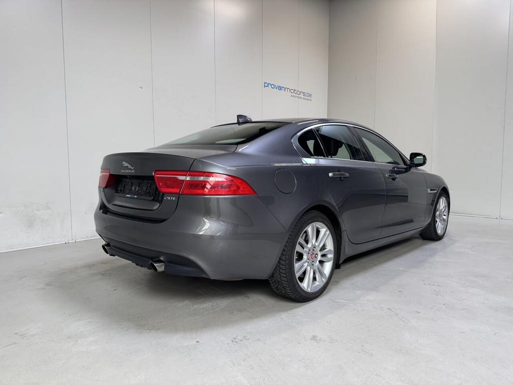 Jaguar XE 2.0 Benzine Autom. - Airco - GPS - Topstaat! 1Ste, Argent ou Gris, Achat, Euro 6, 200 ch