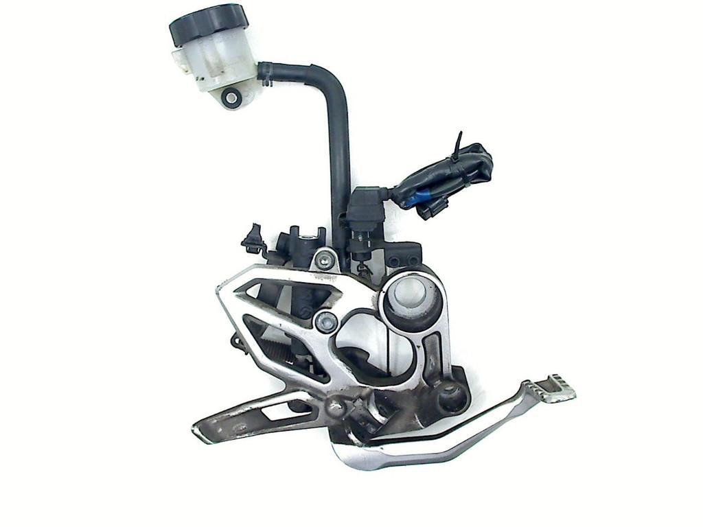 REPOSE PIEDS AVANT DROIT Yamaha Niken GT 2021- (MXT850D), Dhr. S. di Majo, Utilisé, Info@cama-motorparts.nl, P.J. Troelstraweg 8 8
3144 CX  MAASSLUIS, NL