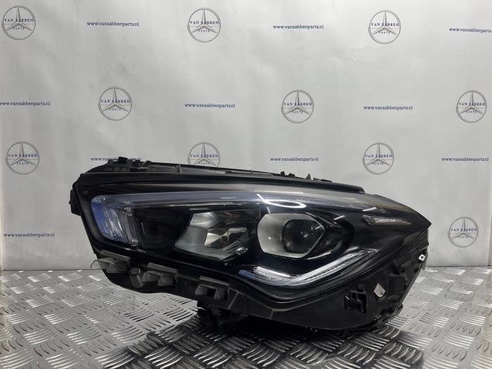 Phare gauche d'un Mercedes CLA, -, 3 mois de garantie, Utilisé, -