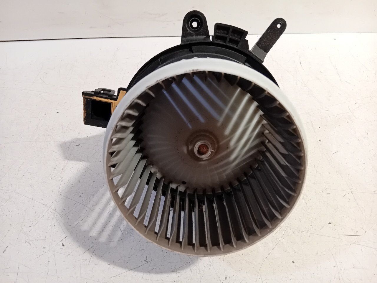 Kachel ventilator motor Peugeot 5008, Onderdelen@venauto.nl, Van der Ven Autorecycling B.V., Gebruikt, Ettenseweg 76, 4706 PB Roosendaal, The Netherlands