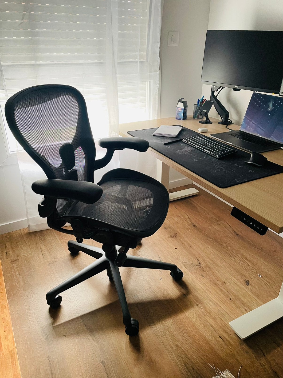 Chaise de bureau Herman miller Aeron remastered full options, Maison & Meubles, Enlèvement ou Envoi, Comme neuf, Noir, Plastique
