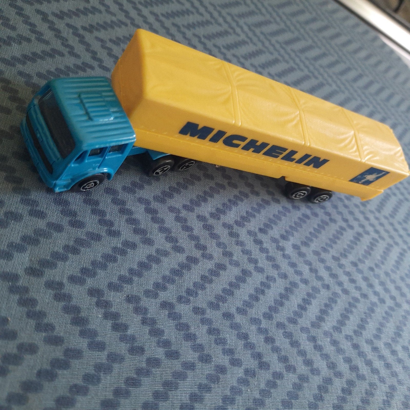 MAJORETTE* MERCEDES + AANHANG.MICHELIN*1:100*VINTAGE* NEW *, Ophalen, Nieuw, Bus of Vrachtwagen, Majorette