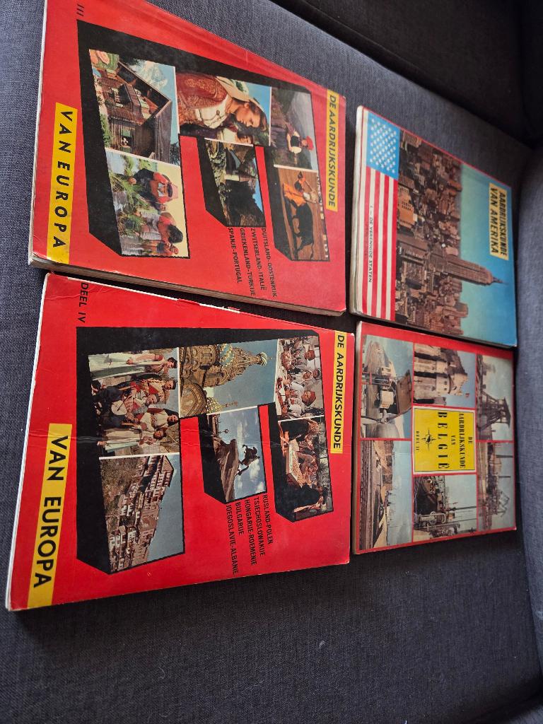 De aardrijkskunde van Amerika/België/Europa, Boeken, Prentenboeken en Plaatjesalbums, Ophalen of Verzenden, Gelezen