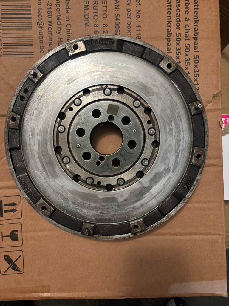 Volant moteur bi-masse Valeo Alfa Romeo 159 1.9 JTDm, Autos : Pièces & Accessoires, Enlèvement ou Envoi