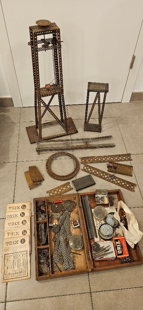 Coffret bois TRIX métal vintage avec 5 manuels (I à ID), Enlèvement, Utilisé